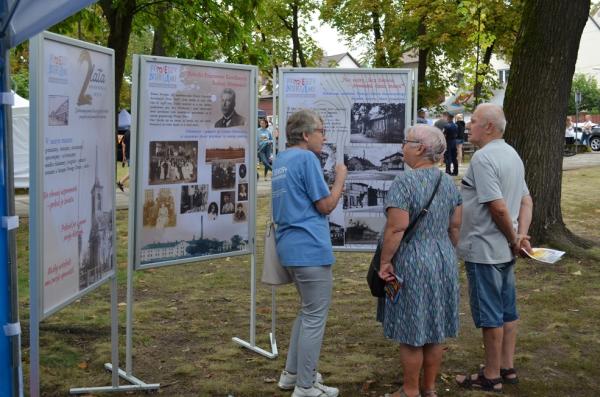 Nowodworska Biblioteka Publiczna na jarmarku – promujemy muzeum "Pomiędzy Nurtami"